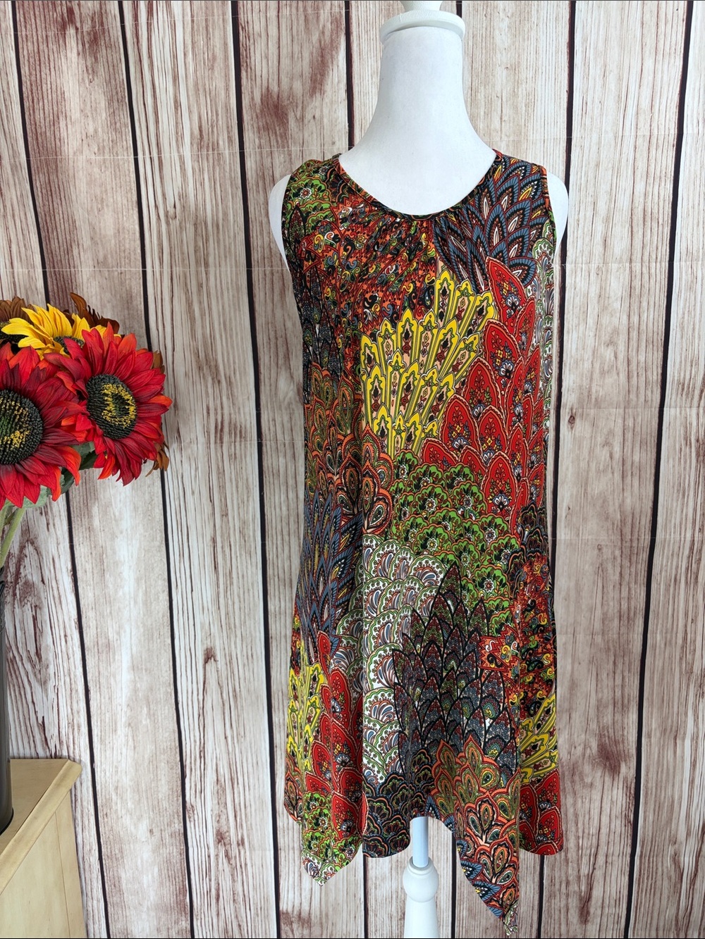 Neesha Sleeveless Multicolor Asymmetrical Paisley Racer Back Swing Dress S/M